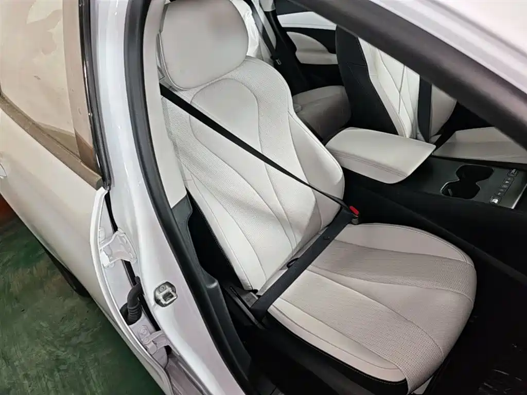 BYD Seal 05 DM-i 2026 — фото 25