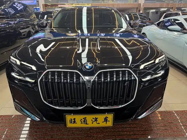 BMW i7 2023