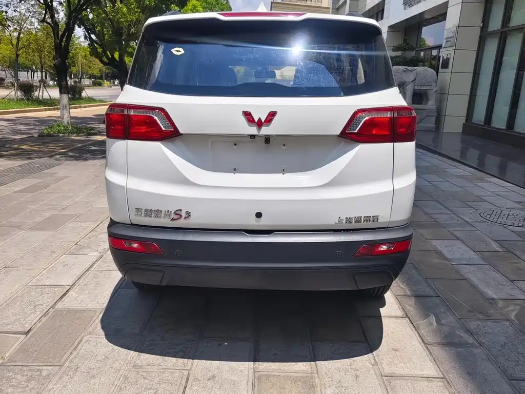 Wuling Hongguang S3 2018 — фото 8
