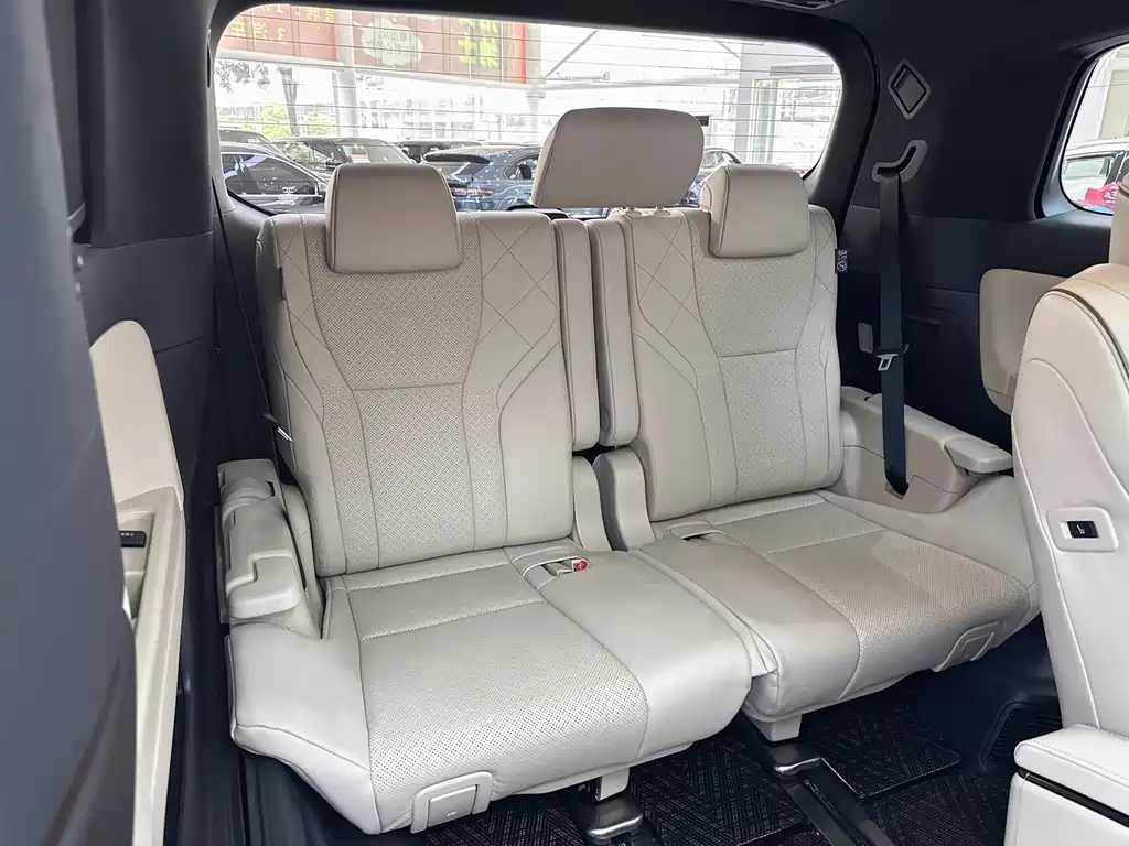 Toyota Vellfire 2024 — фото 19