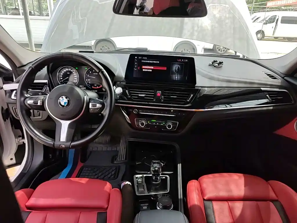 BMW 1 Series 2021 — фото 10