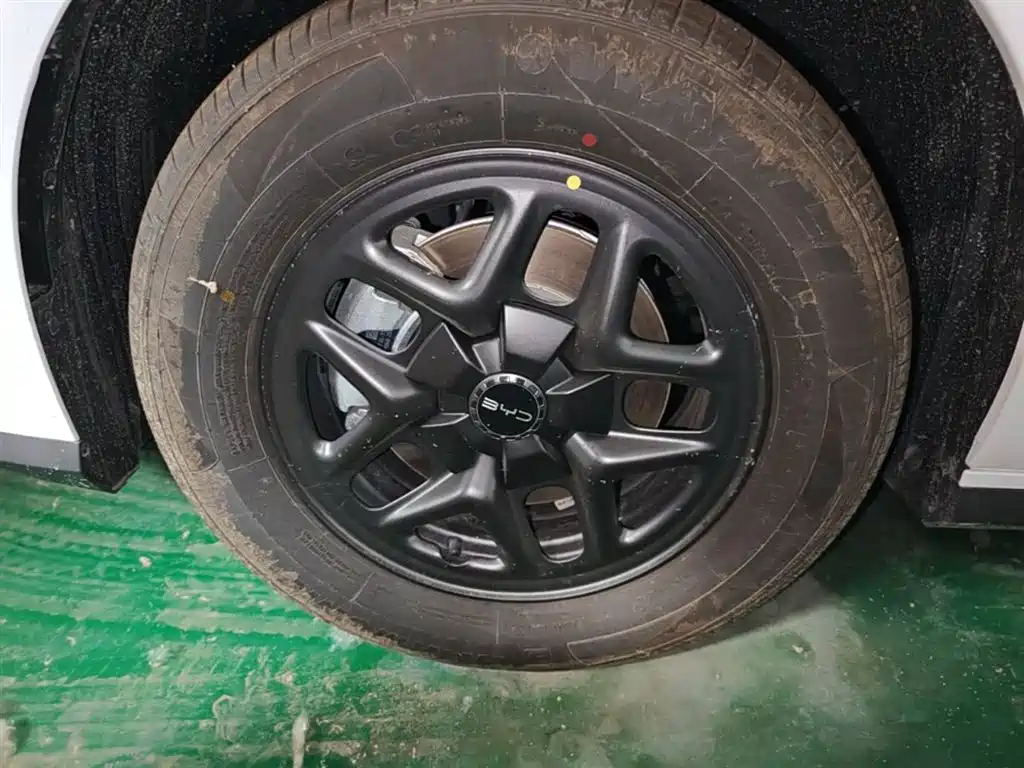 BYD Seal 05 DM-i 2026 — фото 23