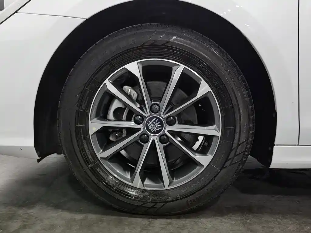 BYD Qin PLUS 2023 — фото 17