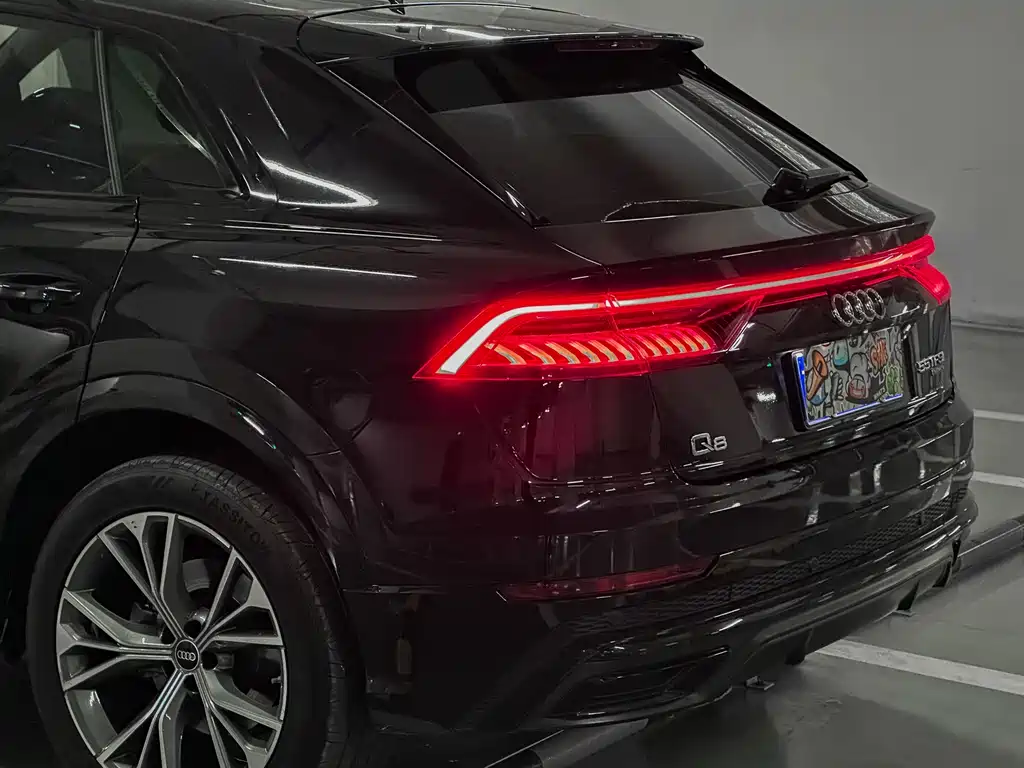 Audi Q8 2021 — фото 7