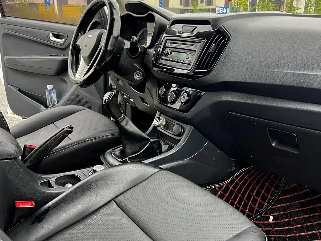 Isuzu RE-MAX 2018 — фото 13