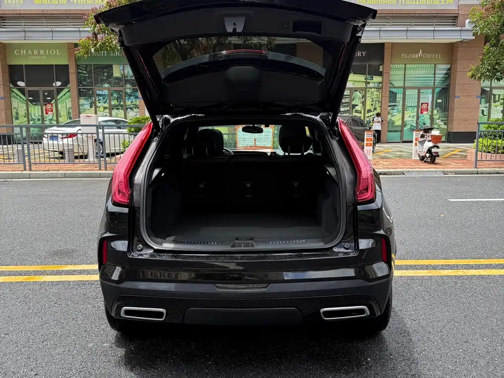 Cadillac XT4 2024 — фото 10