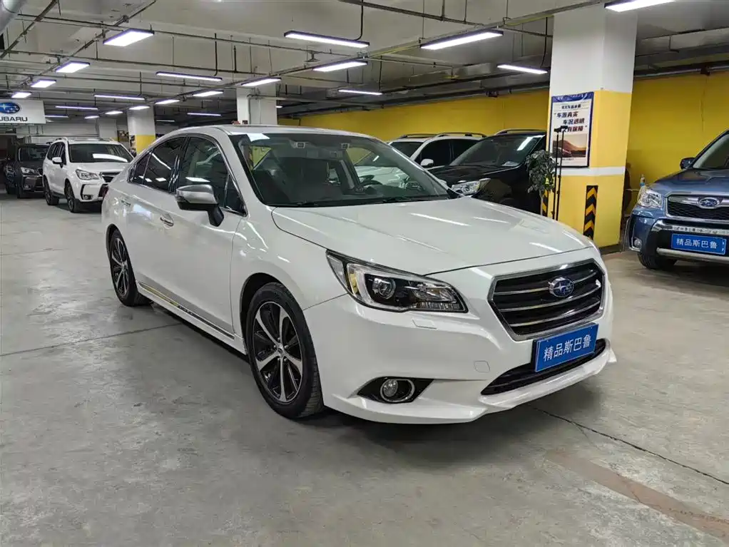 Subaru Legacy 2017 — фото 3