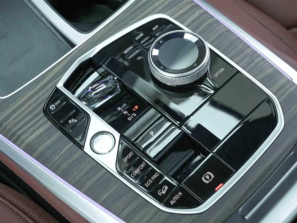 BMW X5 2025 — фото 10