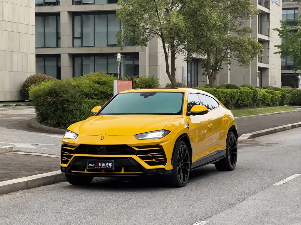 Lamborghini Urus 2019 — фото 1