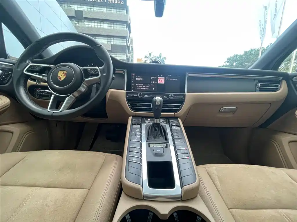 Porsche Macan 2021 — фото 19