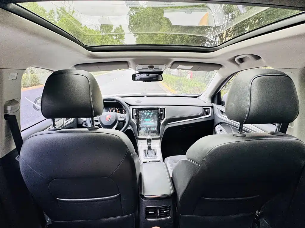 Roewe RX5 New Energy 2018 — фото 14