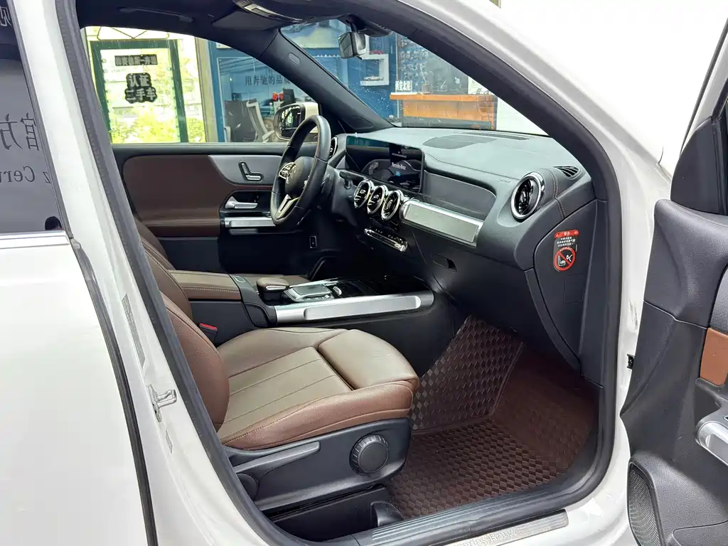 Mercedes-Benz GLB 2021 — фото 16