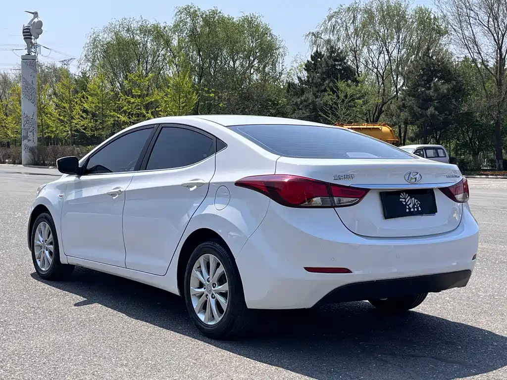 Hyundai Elantra Langdong 2017 — фото 9