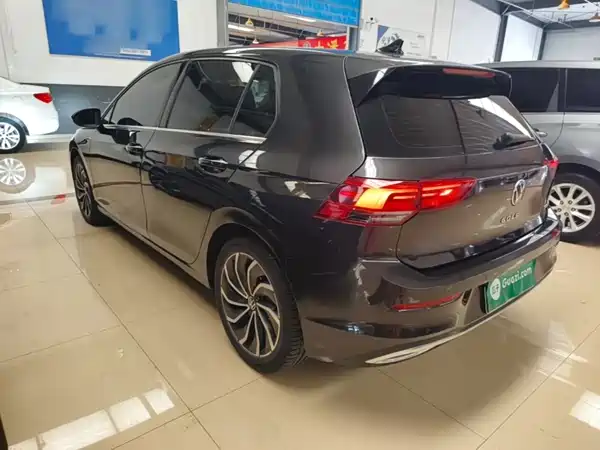 Volkswagen Golf 2021