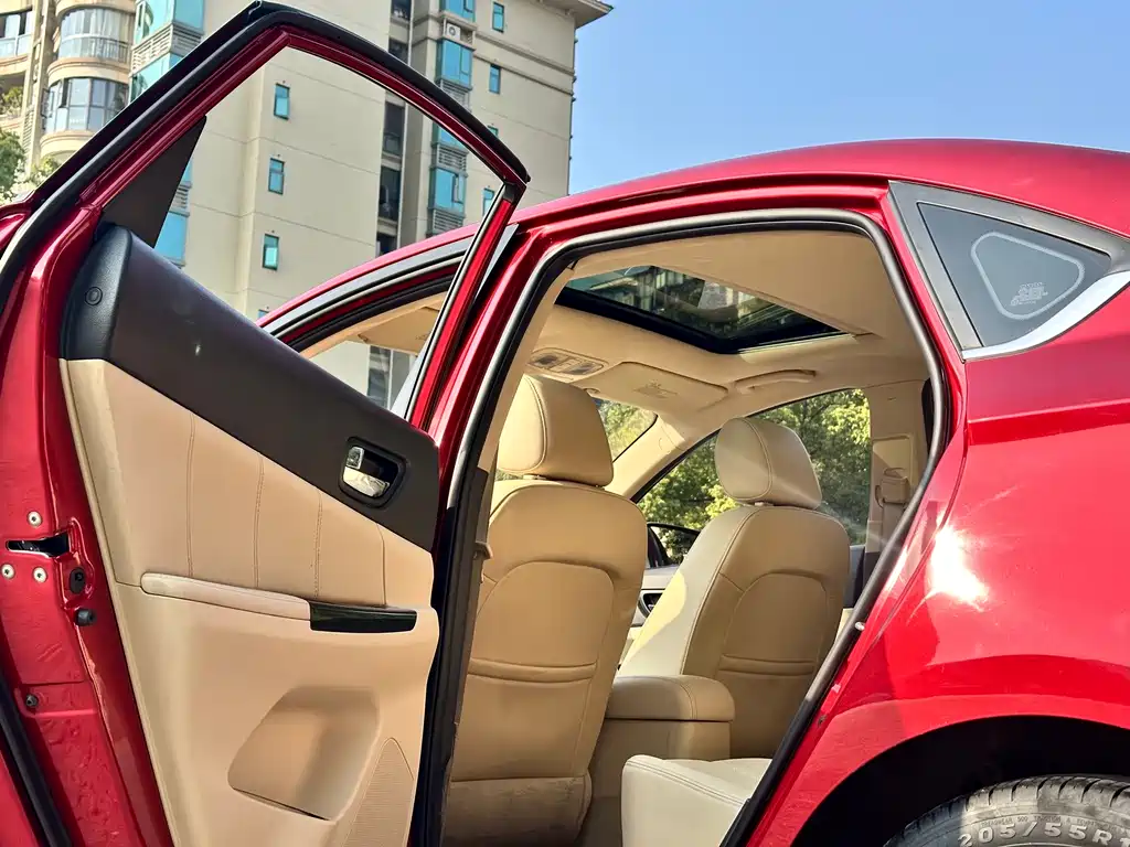 Changan Eado 2016 — фото 12