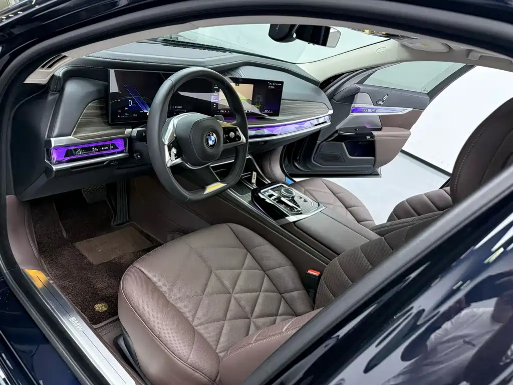 BMW 7 Series 2024