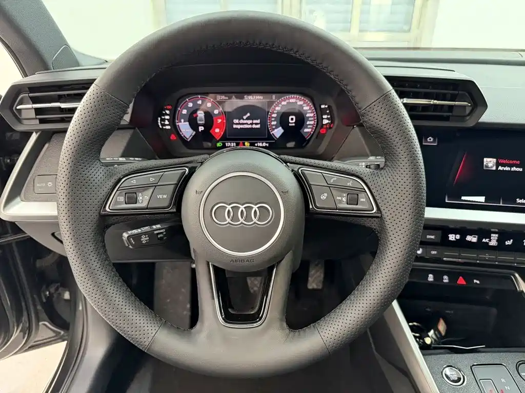 Audi A3 2023 — фото 10