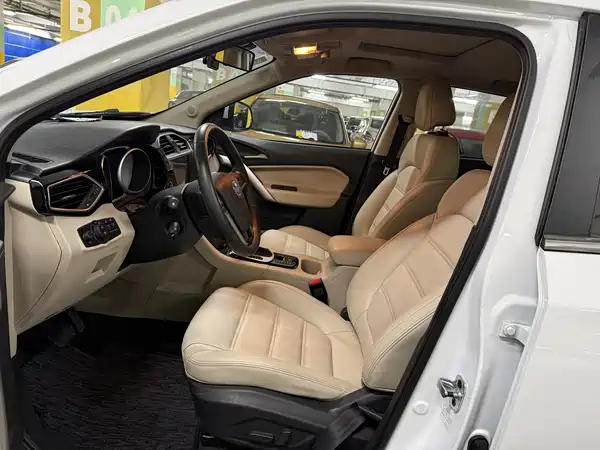 MG GS 2016