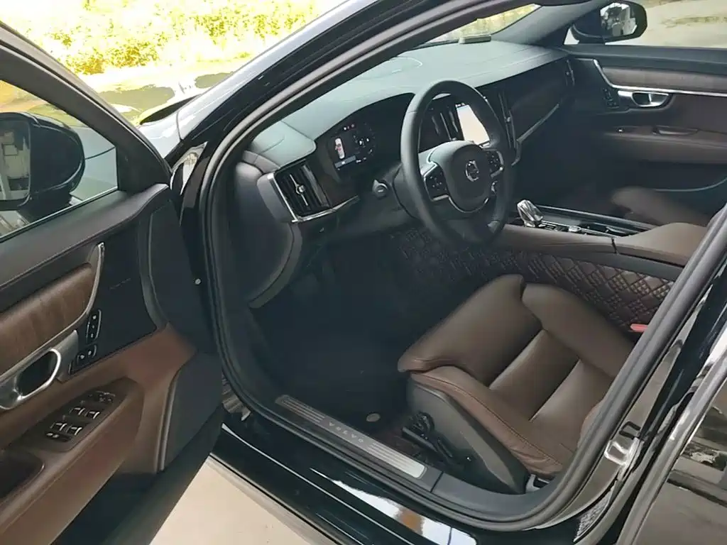 Volvo S90 2023 — фото 16