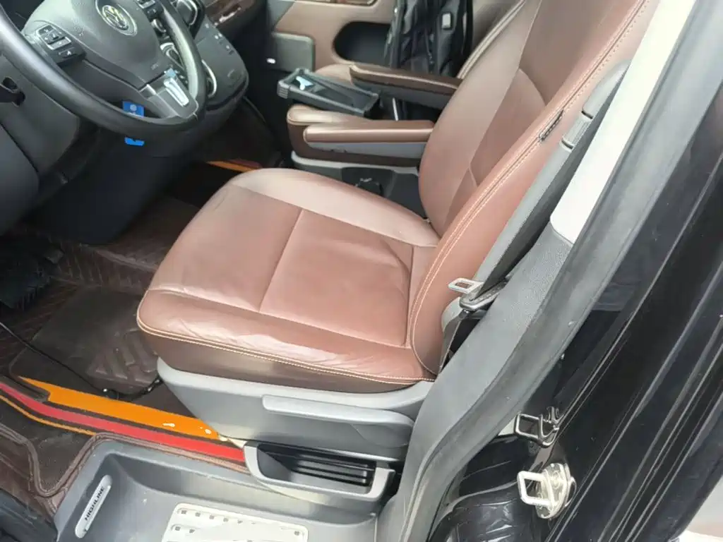 Volkswagen Multivan 2015 — фото 15
