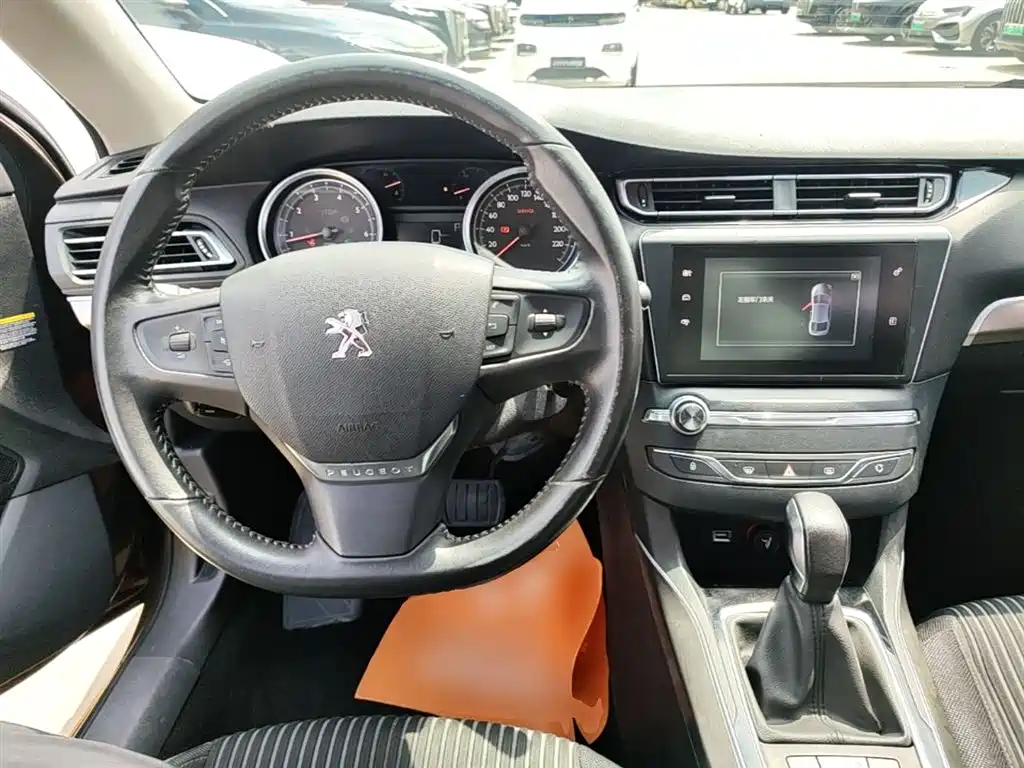 Peugeot 408 2017 — фото 10