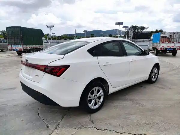 MG GT 2016