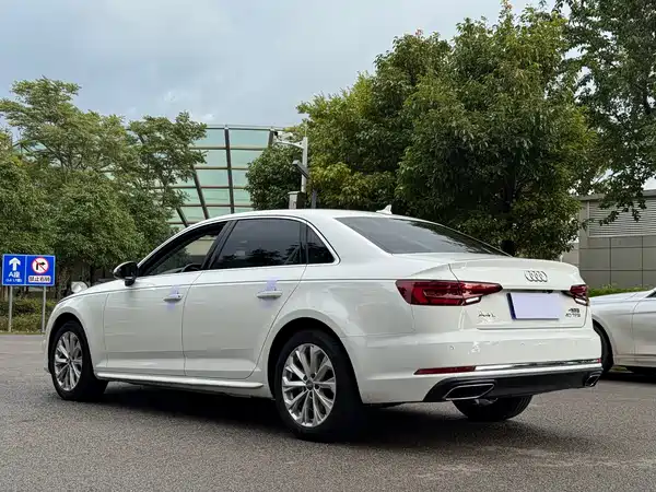 Audi A4L 2019