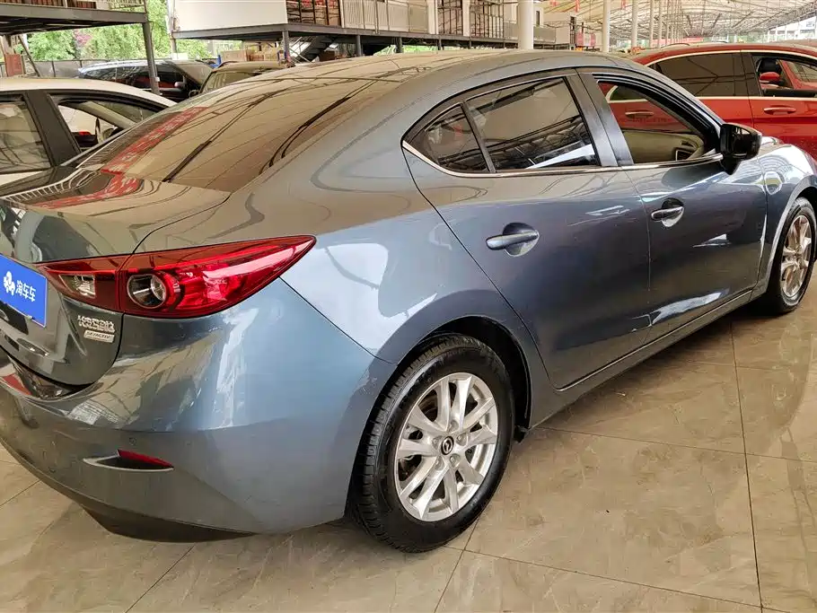 Mazda 3 Axela 2015