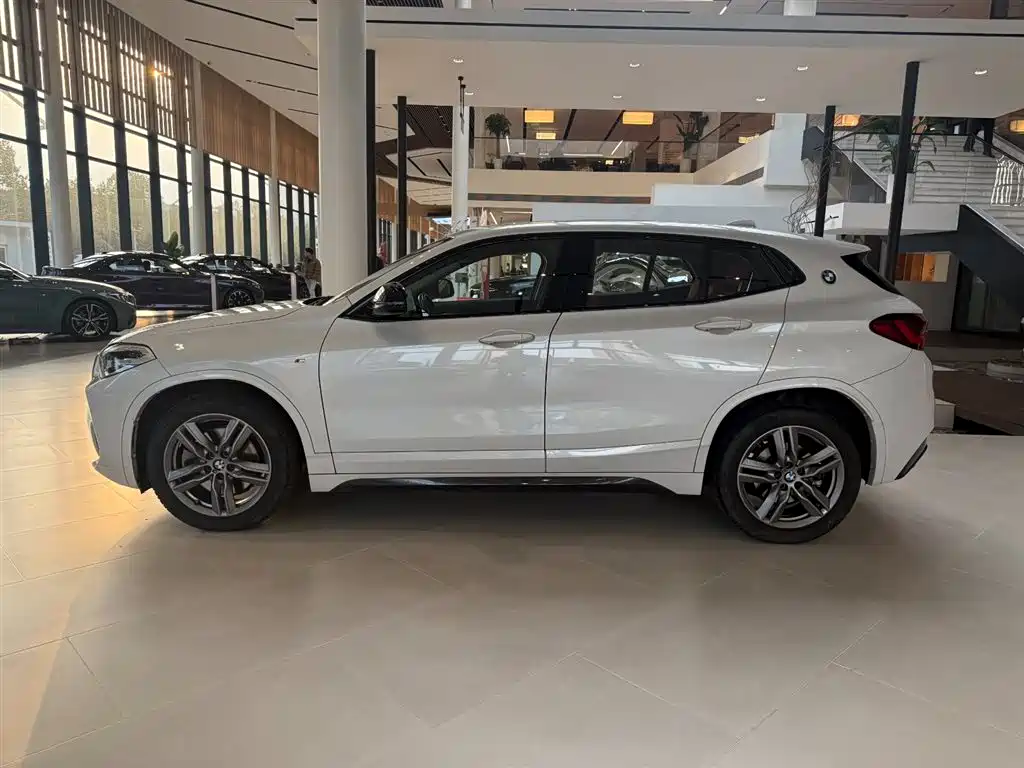 BMW X2 2024 — фото 13