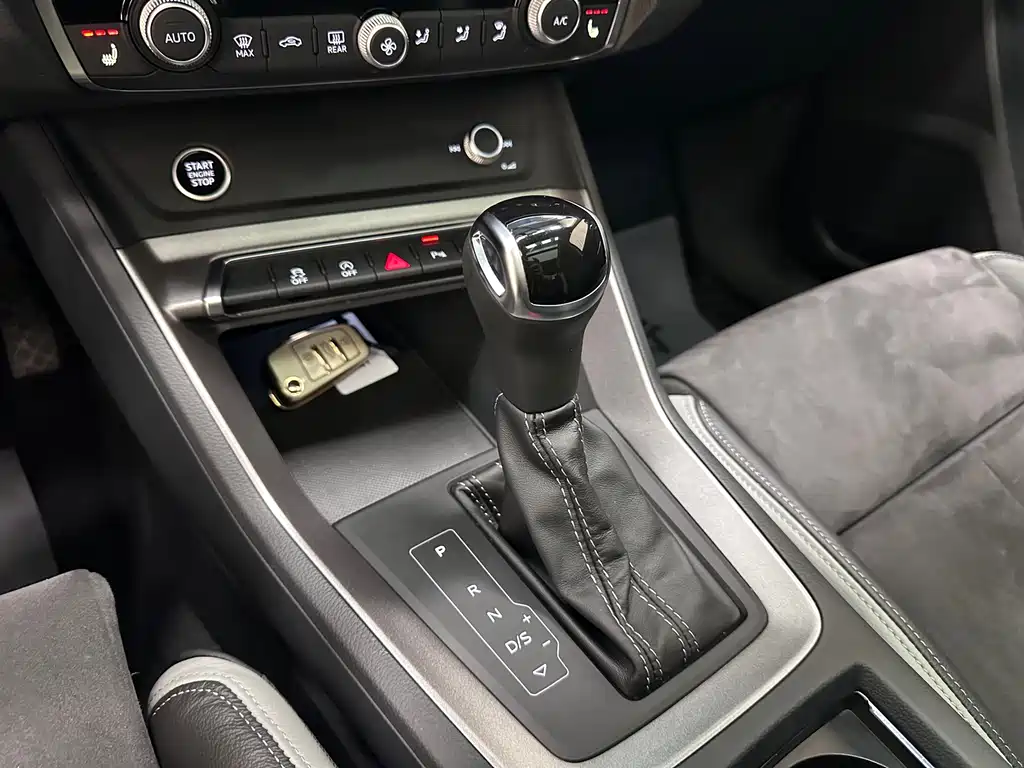 Audi Q3 2023 — фото 18