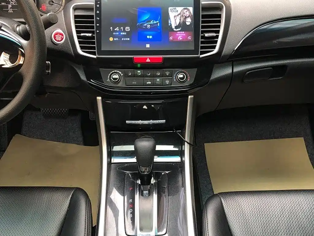 Honda Accord 2018 — фото 10