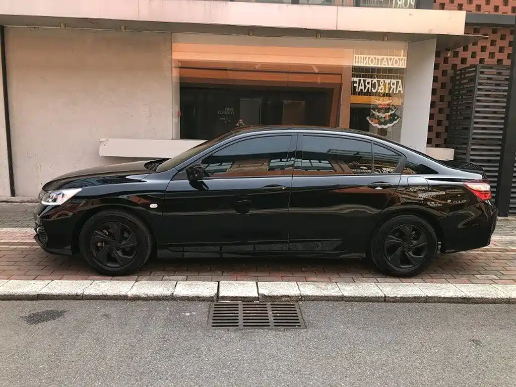 Honda Accord 2018 — фото 12