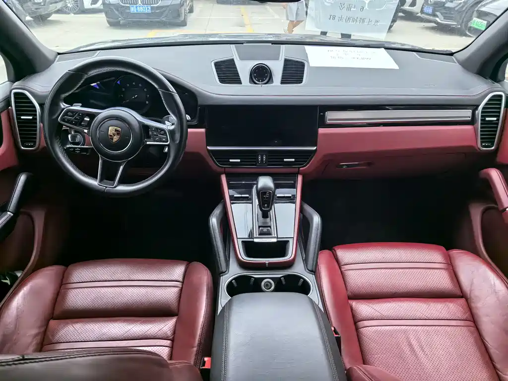 Porsche Cayenne 2018 — фото 13