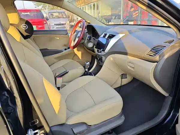 Hyundai Accent 2014