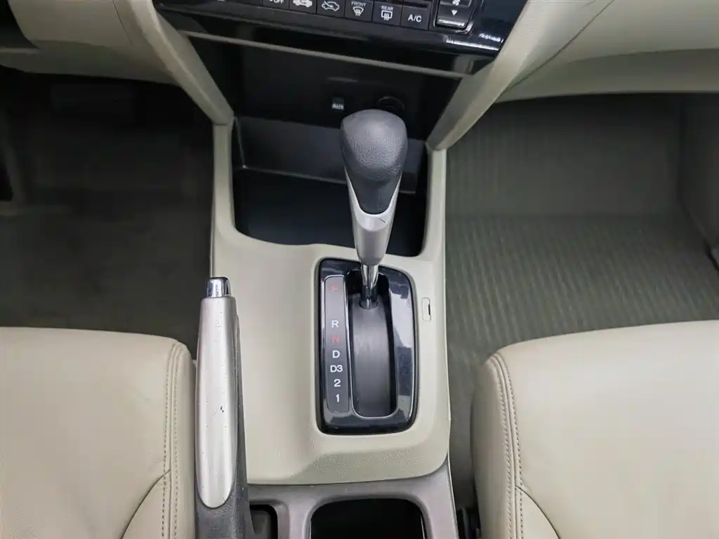 Honda Civic 2013 — фото 13
