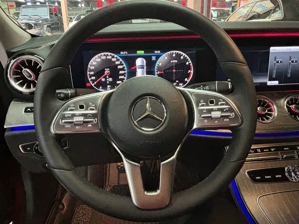Mercedes-Benz CLS 2018 — фото 19