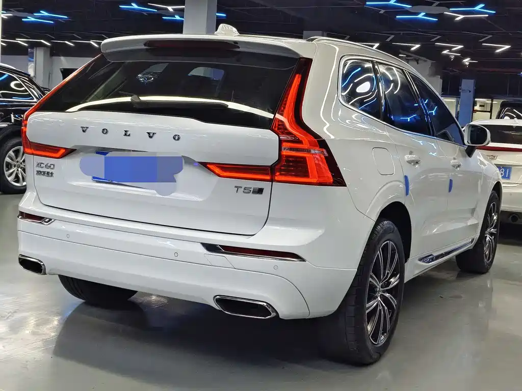Volvo XC60 2020 — фото 15