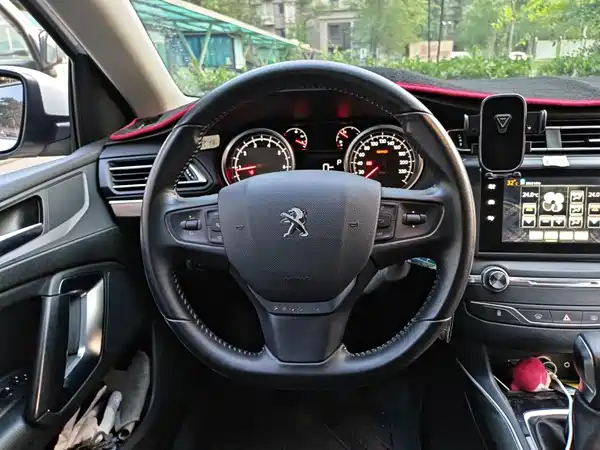Peugeot 408 2016