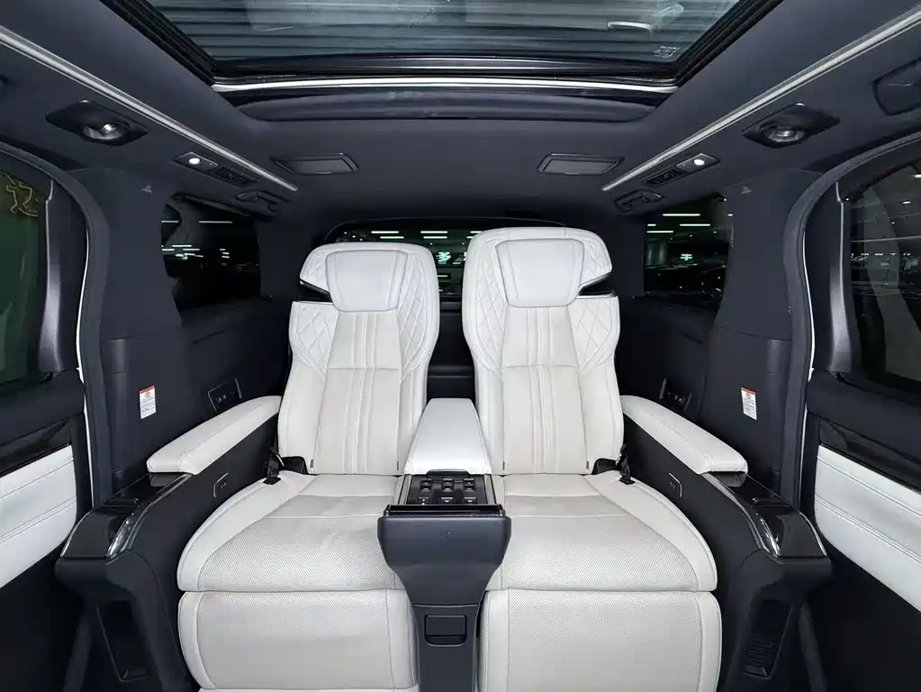 Lexus LM 2021 — фото 15