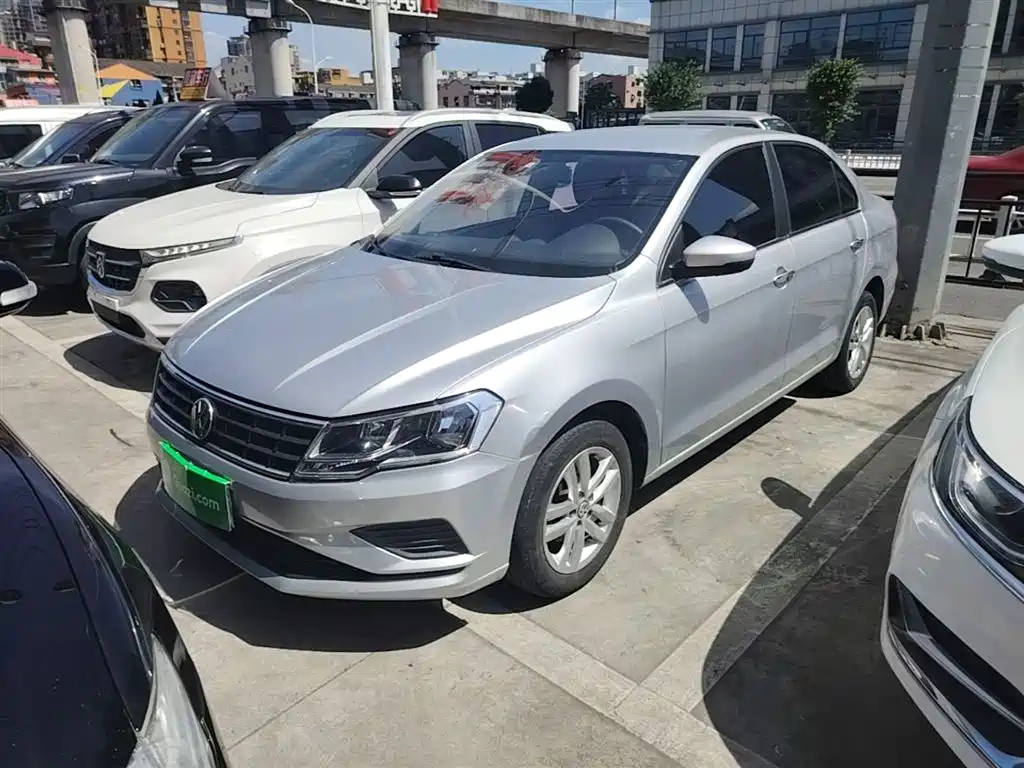 Volkswagen Jetta 2019 — фото 1