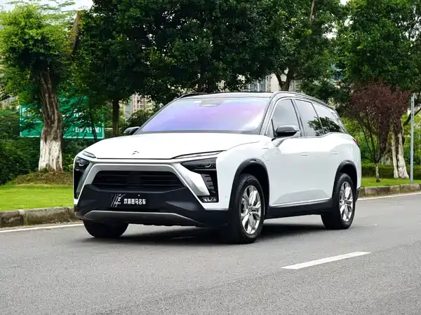 NIO ES8 2021
