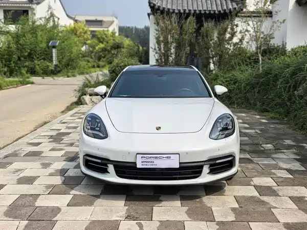 Porsche Panamera 2018