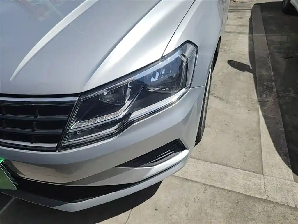 Volkswagen Jetta 2019 — фото 24