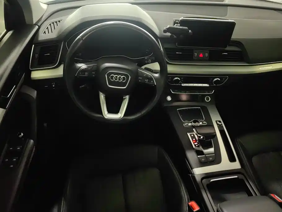 Audi Q5L 2020 — фото 13