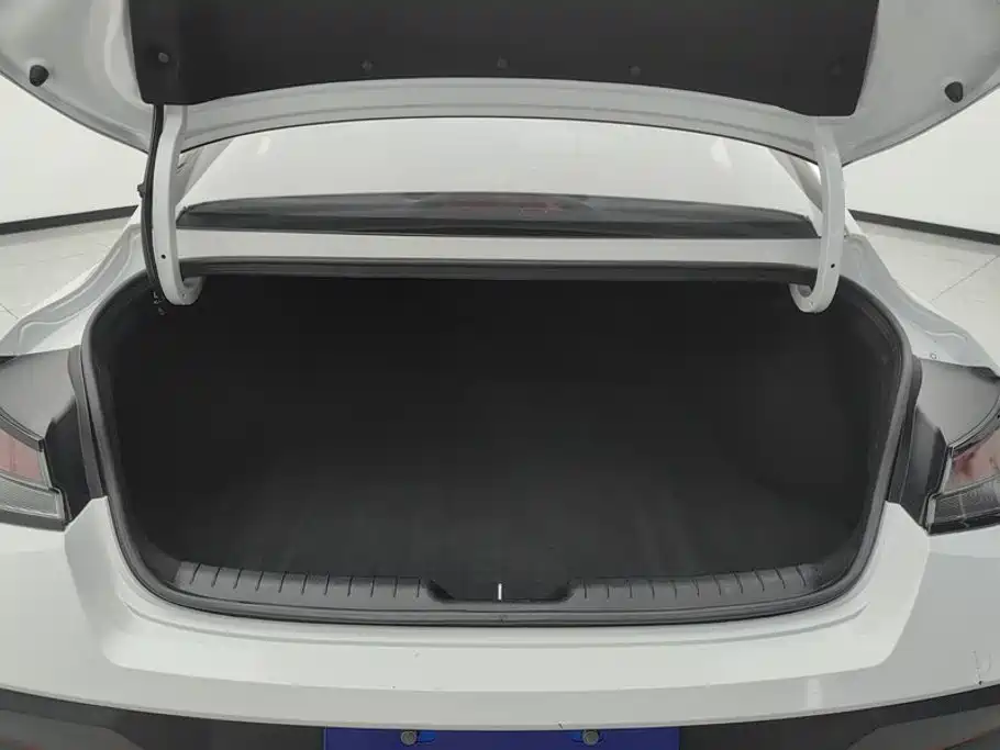 Hyundai Elantra 2024