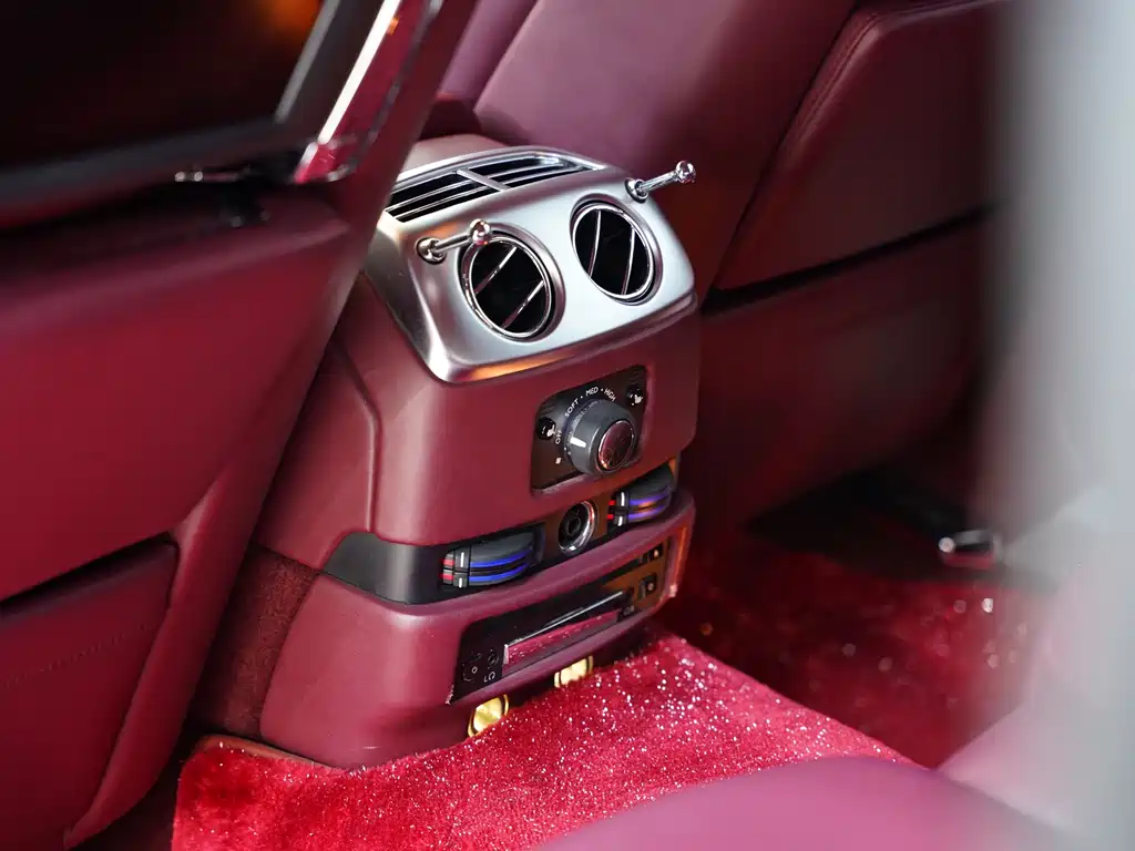 Rolls-Royce Ghost 2010 — фото 17