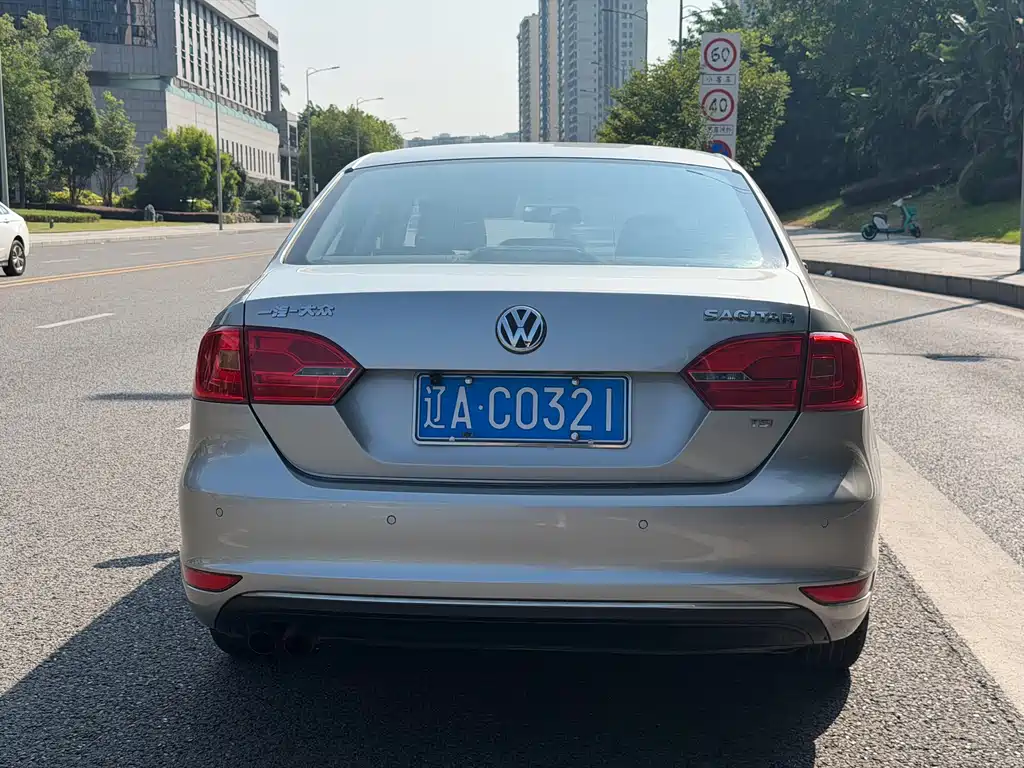 Volkswagen Sagitar 2014