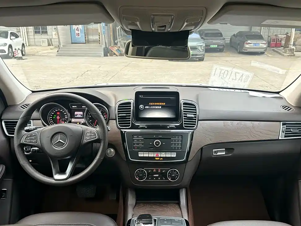 Mercedes-Benz GLE 2017 — фото 8