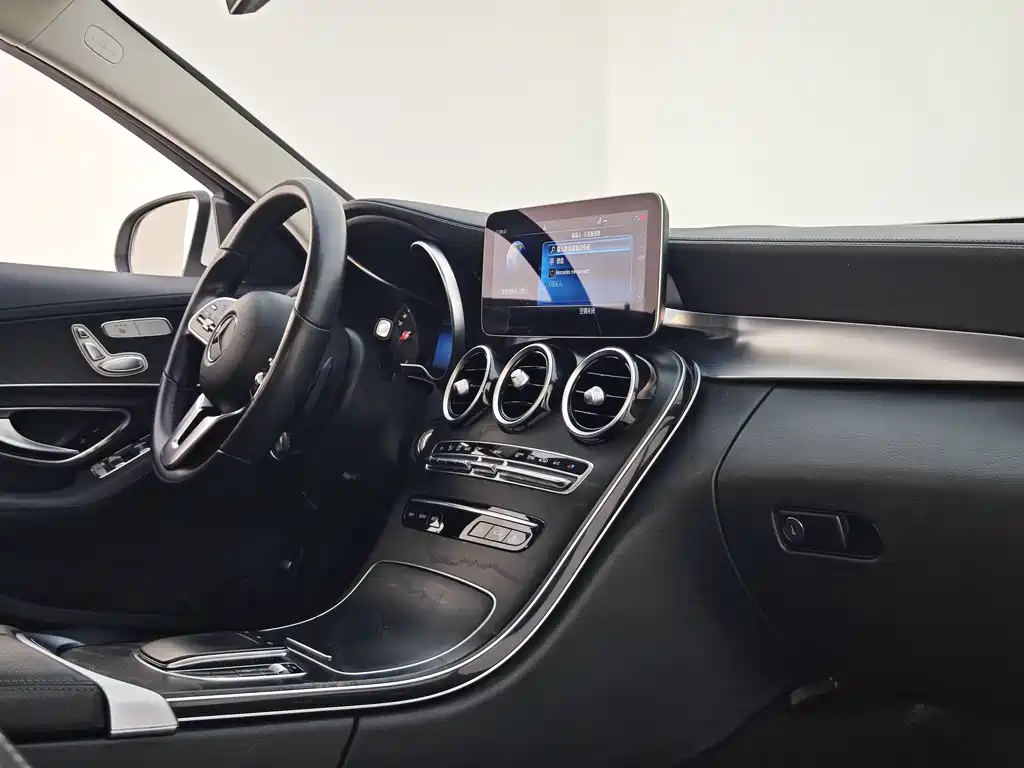 Mercedes-Benz C-Class 2019 — фото 11