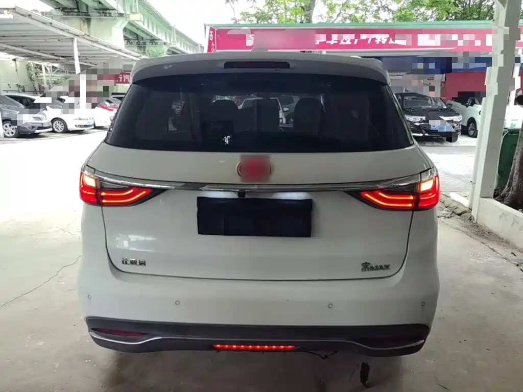 BYD MAX 2018